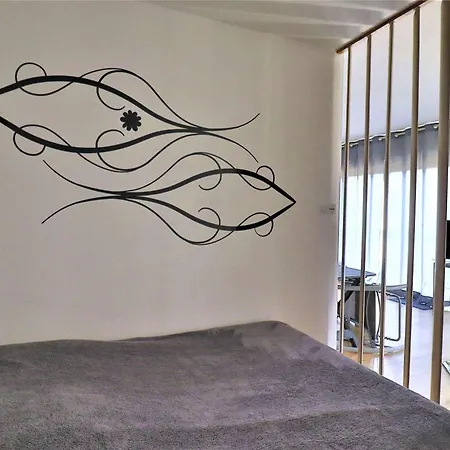 Rénové Avec Terrasse à - Fr-1-494-206 Royan