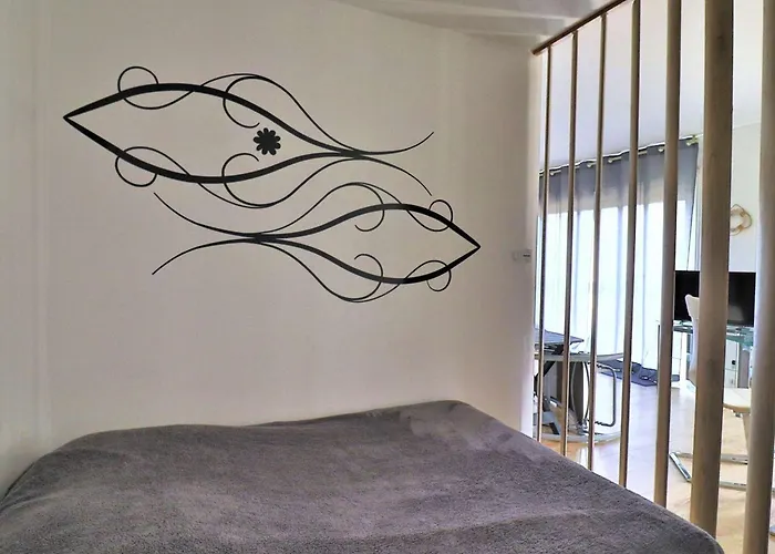 Rénové Avec Terrasse à - Fr-1-494-206 Royan