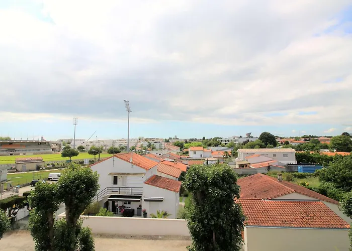 Rénové Avec Terrasse à - Fr-1-494-206 Royan