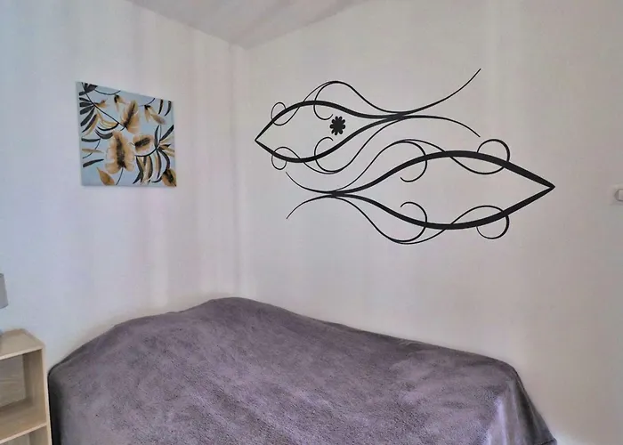 Rénové Avec Terrasse à - Fr-1-494-206 *